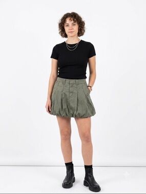 NWT Witty Fox Olive Green Bubble Hem Utility Mini Skirt Size 1/25